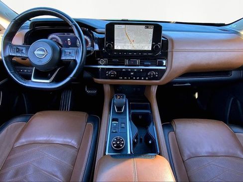 Used 2024 Nissan Pathfinder Platinum image 7