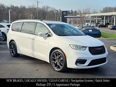 Used 2022 Chrysler Pacifica Limited w/ S Appearance Package