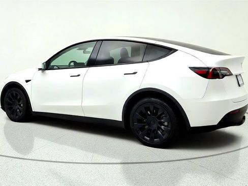 Used 2022 Tesla Model Y Long Range AWD/4WD image 7