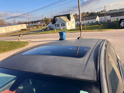 Used 2016 Chevrolet Sonic LT w/ Fun and Sun Package image 12