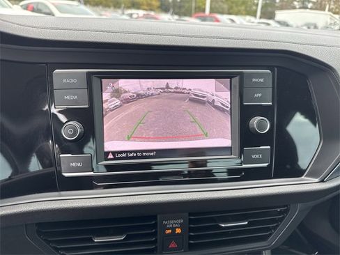 Used 2024 Volkswagen Jetta SE w/ Panoramic Sunroof Package image 20