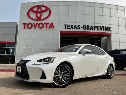 Used 2017 Lexus IS 200t RWD image 2