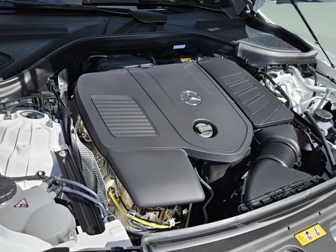 New 2026 Mercedes-Benz GLC 300 image 28