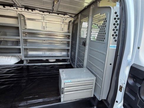 Used 2018 Chevrolet Express 2500 w/ Driver Convenience Package image 13