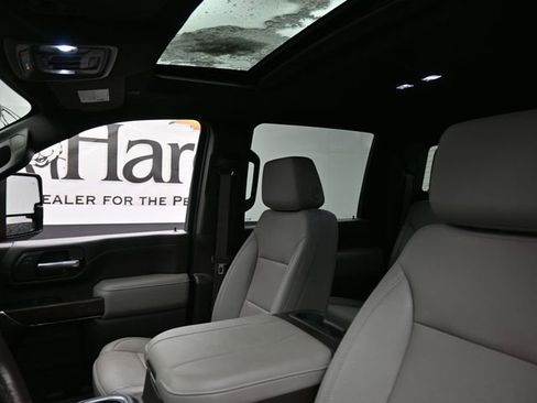 Used 2023 GMC Sierra 2500 SLT w/ SLT Premium Package image 17