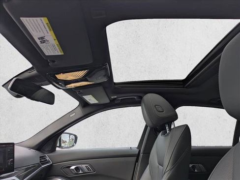 Used 2023 BMW 330i Sedan w/ Premium Package image 16