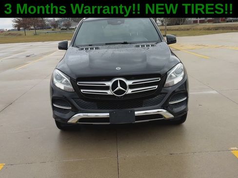 Used 2019 Mercedes-Benz GLE 400 4MATIC w/ Premium 1 Package image 3