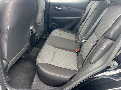 Used 2020 Nissan Rogue Sport SV image 19