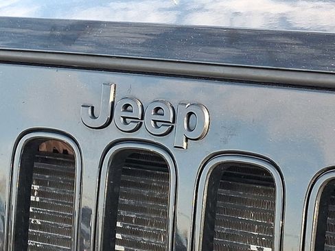 Used 2017 Jeep Wrangler Unlimited Sahara image 29