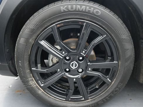 Used 2020 Nissan Kicks SR w/ SR Premium Package FWD image 14
