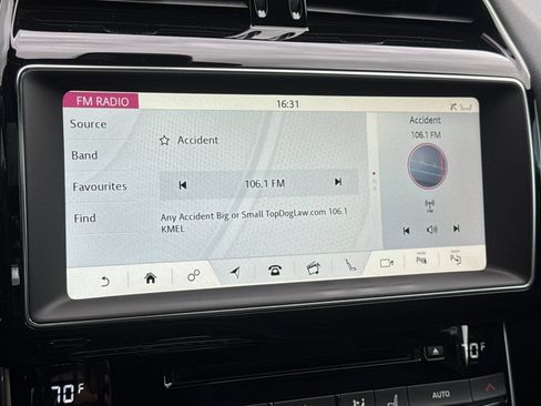Used 2018 Jaguar XE S RWD image 17