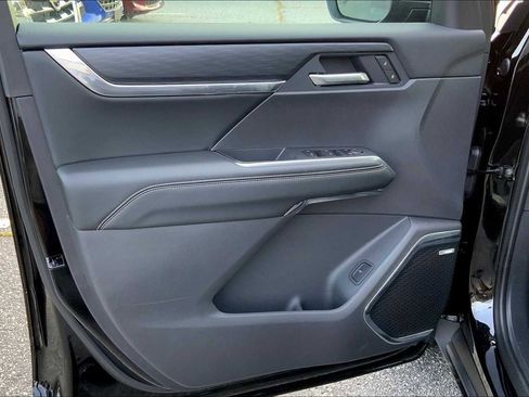 New 2025 GMC Acadia Elevation image 10