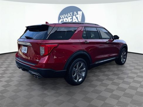 Used 2020 Ford Explorer Platinum w/ Premium Technology Package image 6