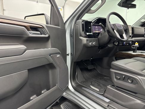 New 2026 GMC Sierra 1500 Elevation w/ Elevation Premium Package AWD/4WD image 15