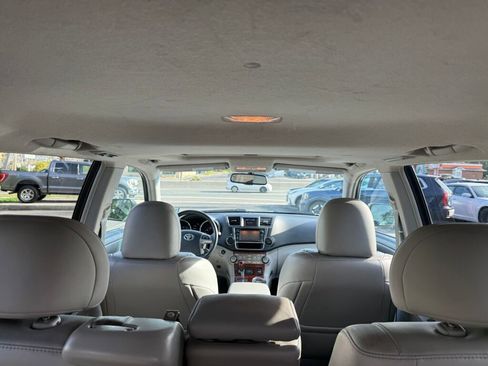 Used 2013 Toyota Highlander Limited image 38