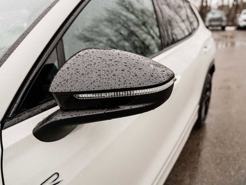 New 2026 Volkswagen Tiguan SE R-Line image 8