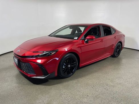 Certified 2025 Toyota Camry SE image 7