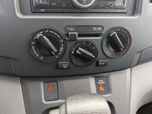 Used 2017 Nissan NV200 SV w/ Back Door Glass Package image 15