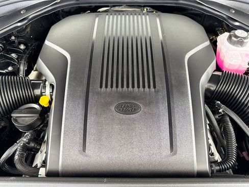 Used 2025 Land Rover Range Rover SE image 25