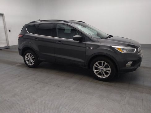 Used 2018 Ford Escape SE w/ SE Sync 3 Package FWD image 11