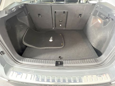 Used 2022 Volkswagen Taos SE image 24