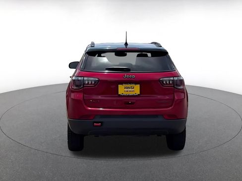 Used 2025 Jeep Compass Trailhawk AWD/4WD image 12