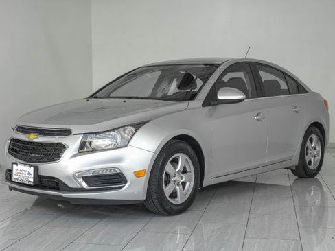 Used 2016 Chevrolet Cruze LT FWD image 4