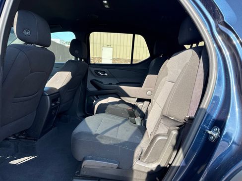Used 2023 Chevrolet Traverse LT w/ LPO, Floor Liner Package FWD image 15