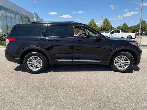 Used 2023 Ford Explorer XLT w/ Equipment Group 202A AWD/4WD image 5
