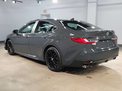 Used 2025 Toyota Camry SE FWD image 5