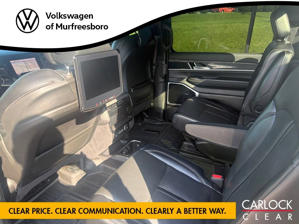 Used 2022 Jeep Wagoneer Series III w/ Premium Group I AWD/4WD image 24