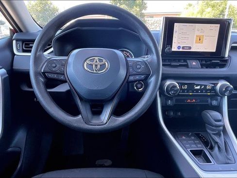 Used 2025 Toyota RAV4 XLE AWD/4WD image 5