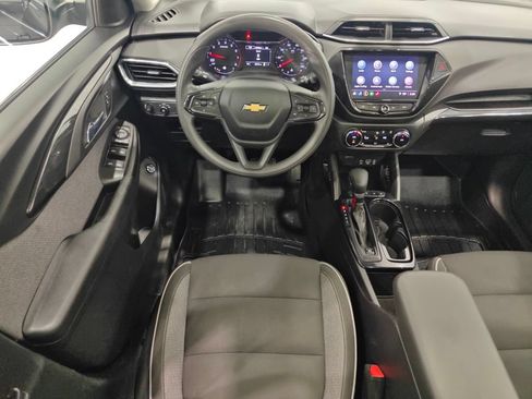 Used 2021 Chevrolet TrailBlazer LT w/ Sun and Liftgate Package FWD image 4