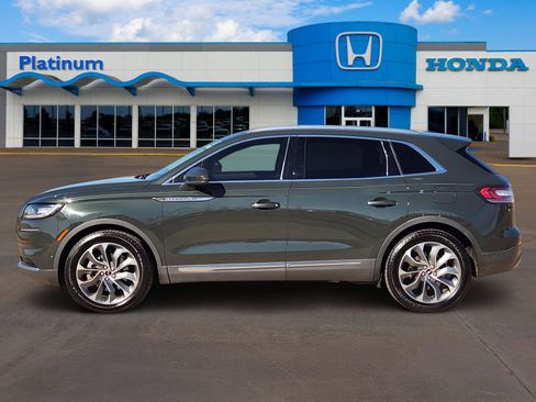 Used 2023 Lincoln Nautilus Reserve w/ Equipment Group 201A image 3