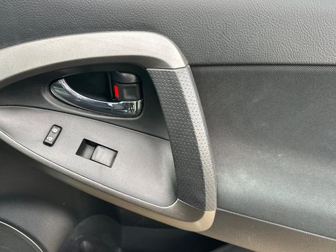 Used 2011 Toyota RAV4 Sport image 21