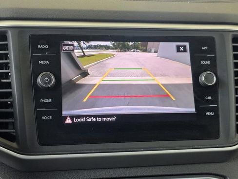 Used 2021 Volkswagen Atlas Cross Sport SE w/ Panoramic Sunroof Package FWD image 15