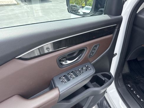 Used 2023 Honda Pilot Elite image 16