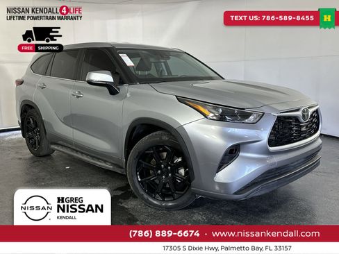 Used 2024 Toyota Highlander LE image 1
