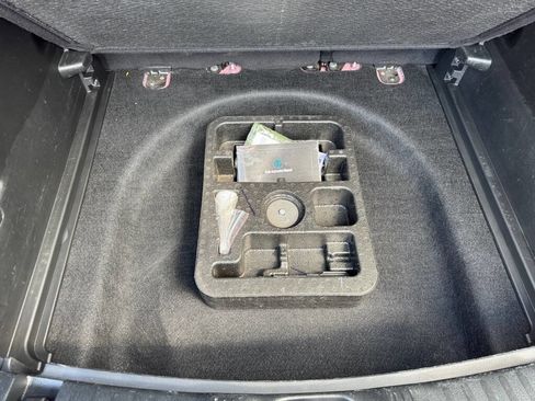 Used 2023 Jeep Compass Limited image 45