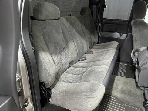 Used 2005 Chevrolet Silverado 1500 LS RWD image 16