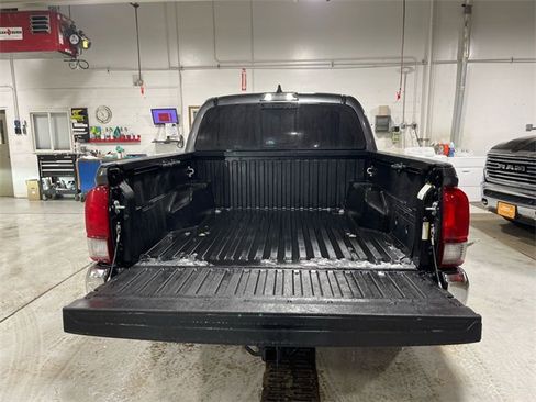 Used 2022 Toyota Tacoma SR5 image 22