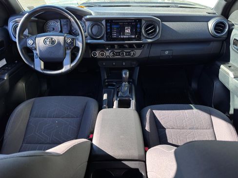 Used 2017 Toyota Tacoma TRD Off-Road image 29