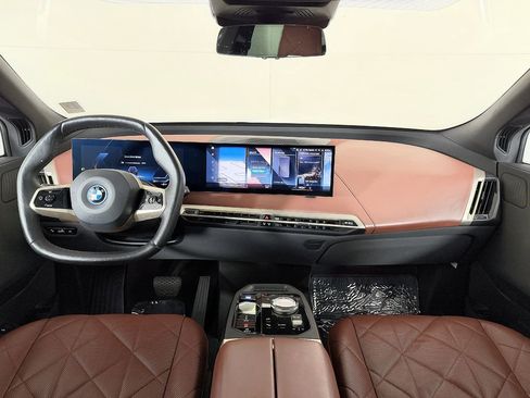 Used 2023 BMW iX xDrive50 w/ Sport Package image 57