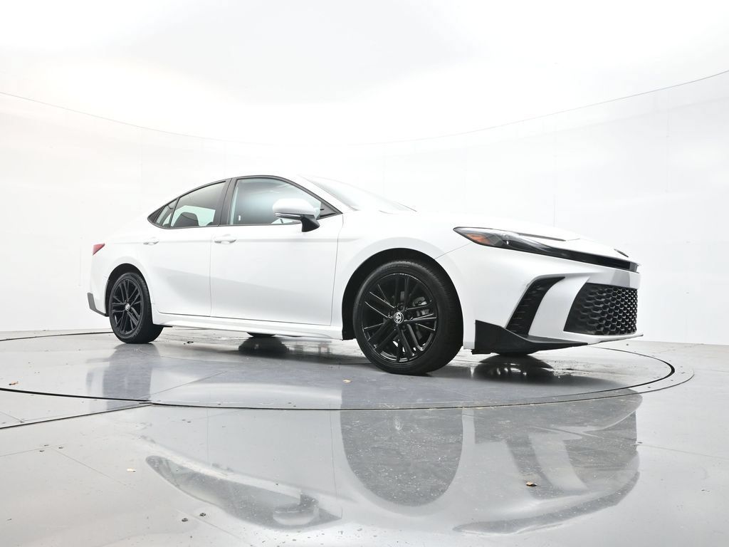 Used 2025 Toyota Camry SE FWD image 32