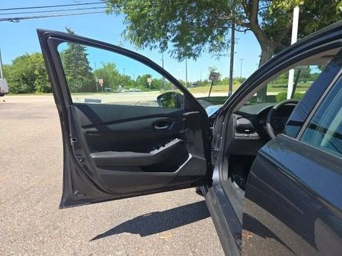 Used 2023 Honda Accord EX image 18