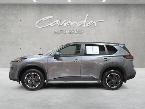 Used 2024 Nissan Rogue SV image 13