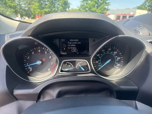 Used 2016 Ford Escape SE w/ Equipment Group 201A FWD image 25