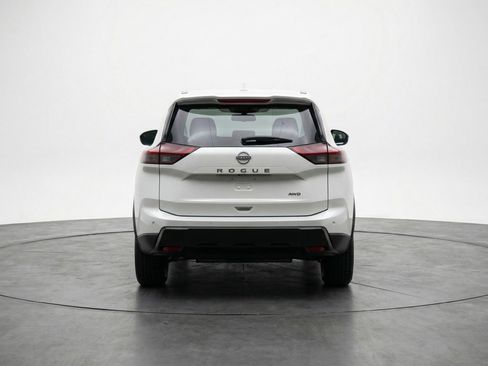 Used 2025 Nissan Rogue SV image 7