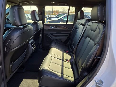 New 2025 Jeep Grand Cherokee Limited image 27