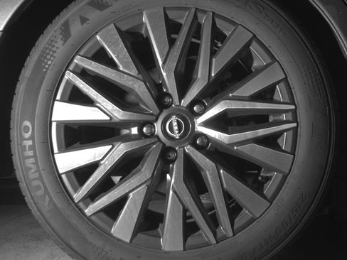Used 2025 Nissan Altima 2.5 SV FWD image 15
